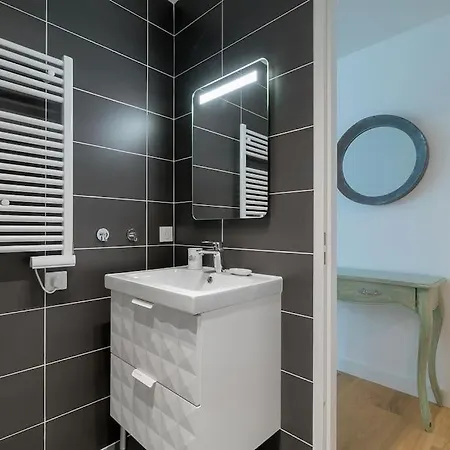 Apartment Le Shabby Chic, Beau T2, Patio, Centre *